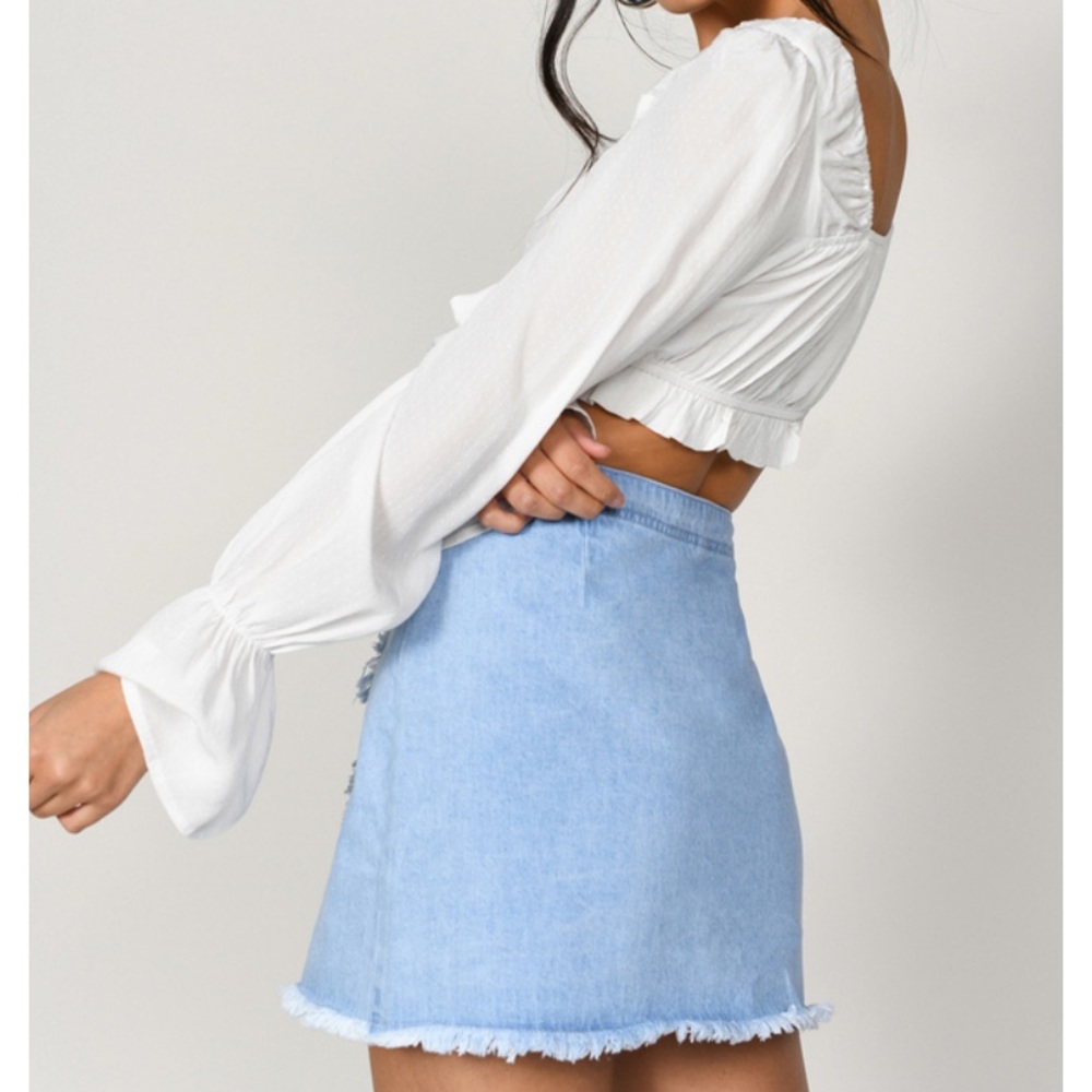 Tobi NWT Light Denim Asymmetrical Mini Skirt - Picture 2 of 8